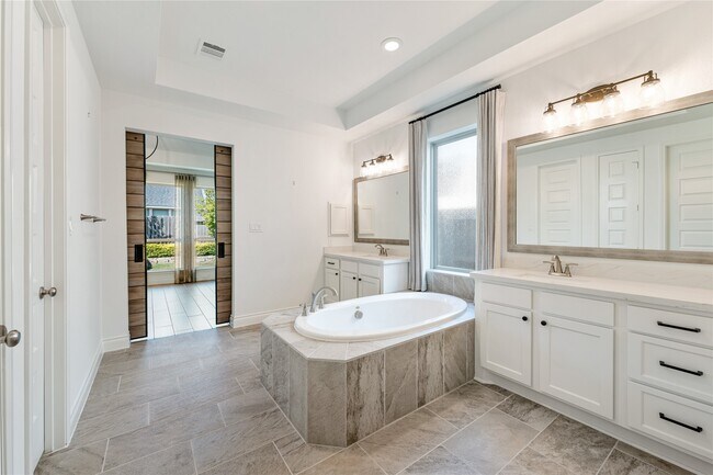 Building Photo - 28618 Casen Ranch Ln