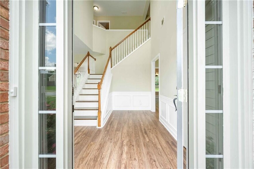 Building Photo - 8405 Friarbridge Dr