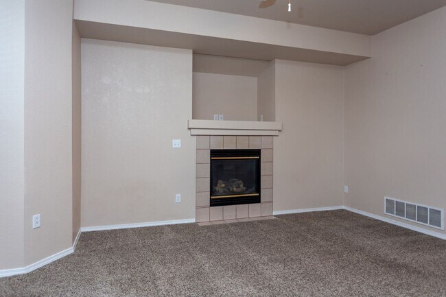 Building Photo - Beautiful 3-Bedroom Home Near Powers Corridor!