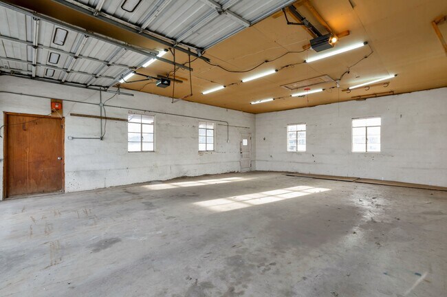 Building Photo - 2184 N 2000 W