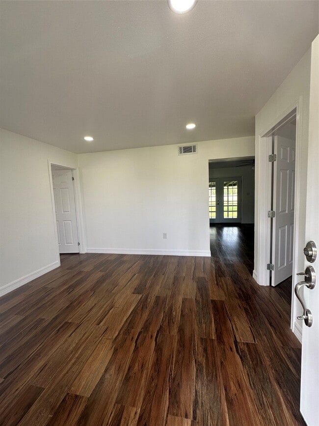 Building Photo - 3926 Bahler Ave