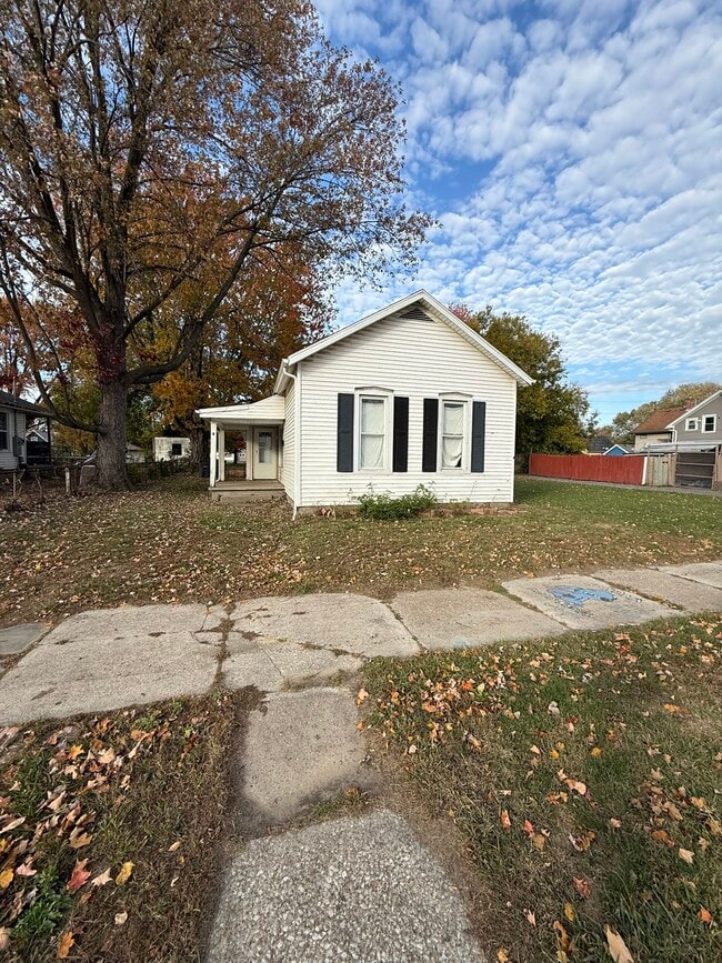 Building Photo - 520 Prouty Ave