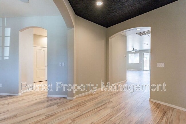 Building Photo - 329 S 172nd Dr