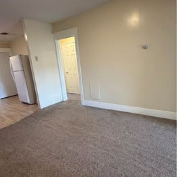 Building Photo - 2716 Oak Ave