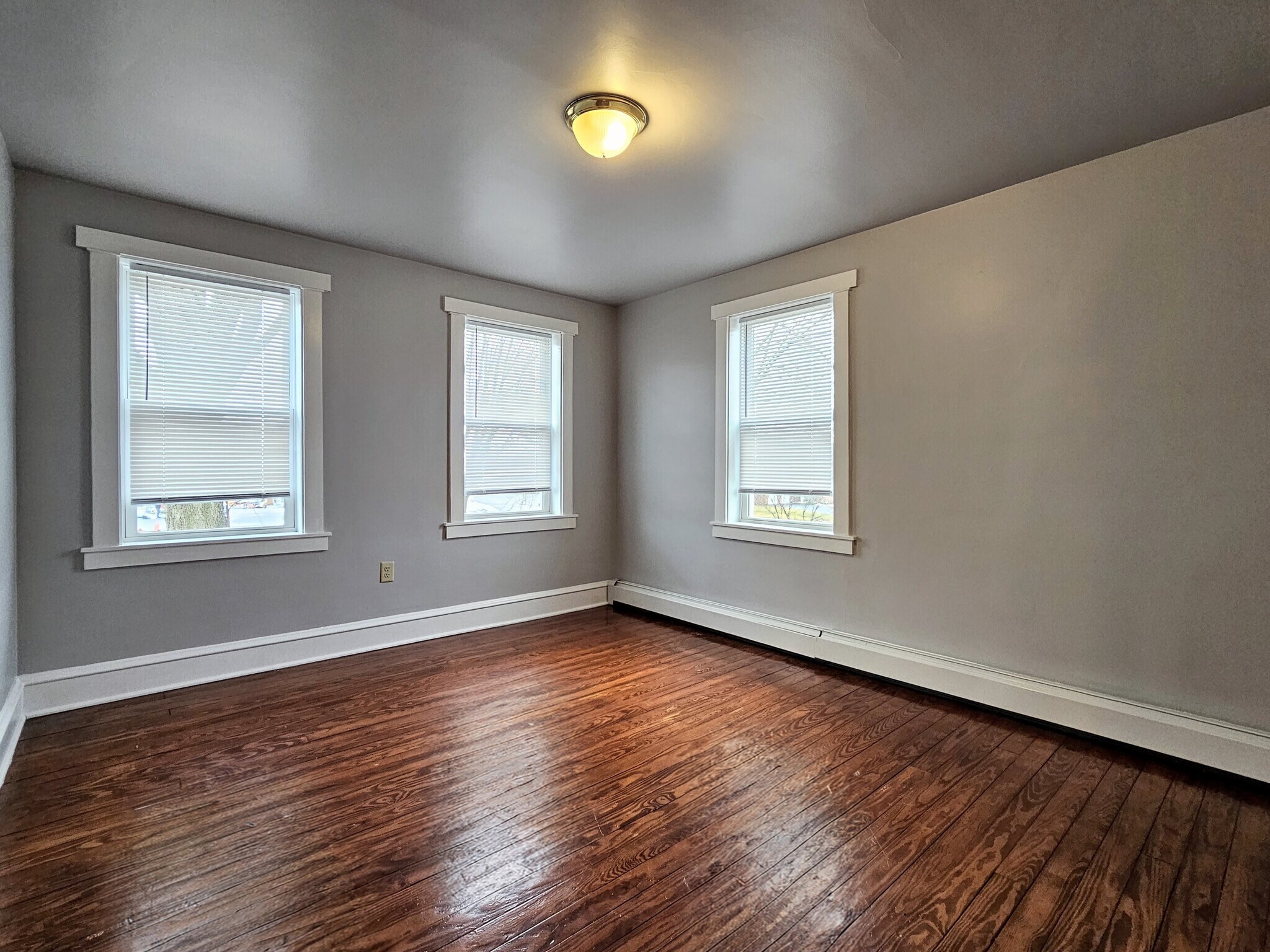 Building Photo - 32 N Farmersville Rd