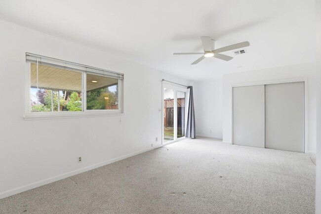 Building Photo - 20161 Cherry Ln