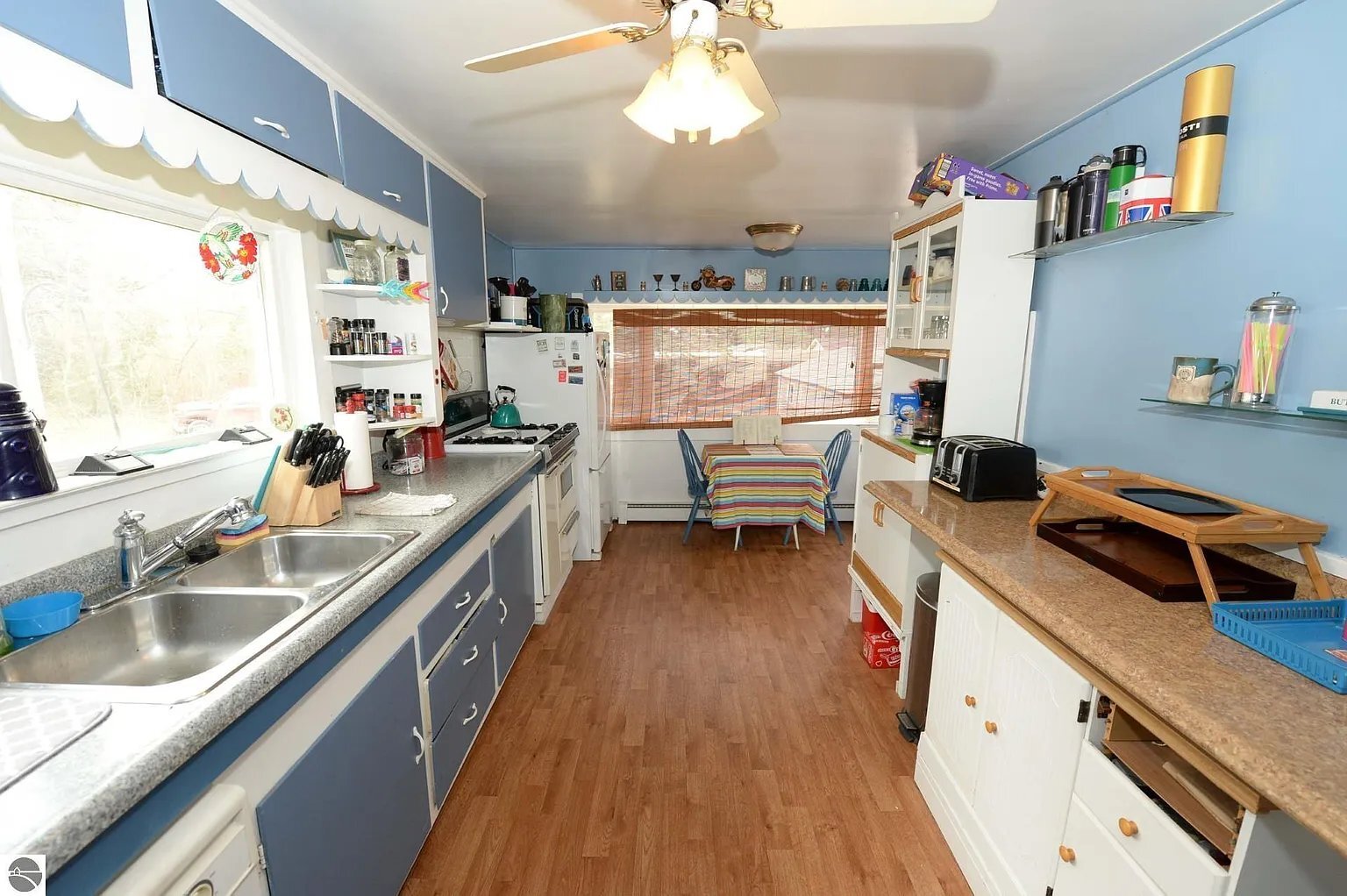 Building Photo - 5883 Lake Ln Dr
