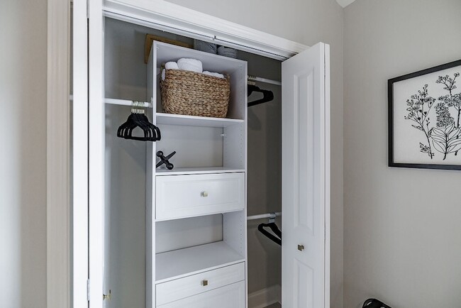 Building Photo - 2165 S Milledge Ave