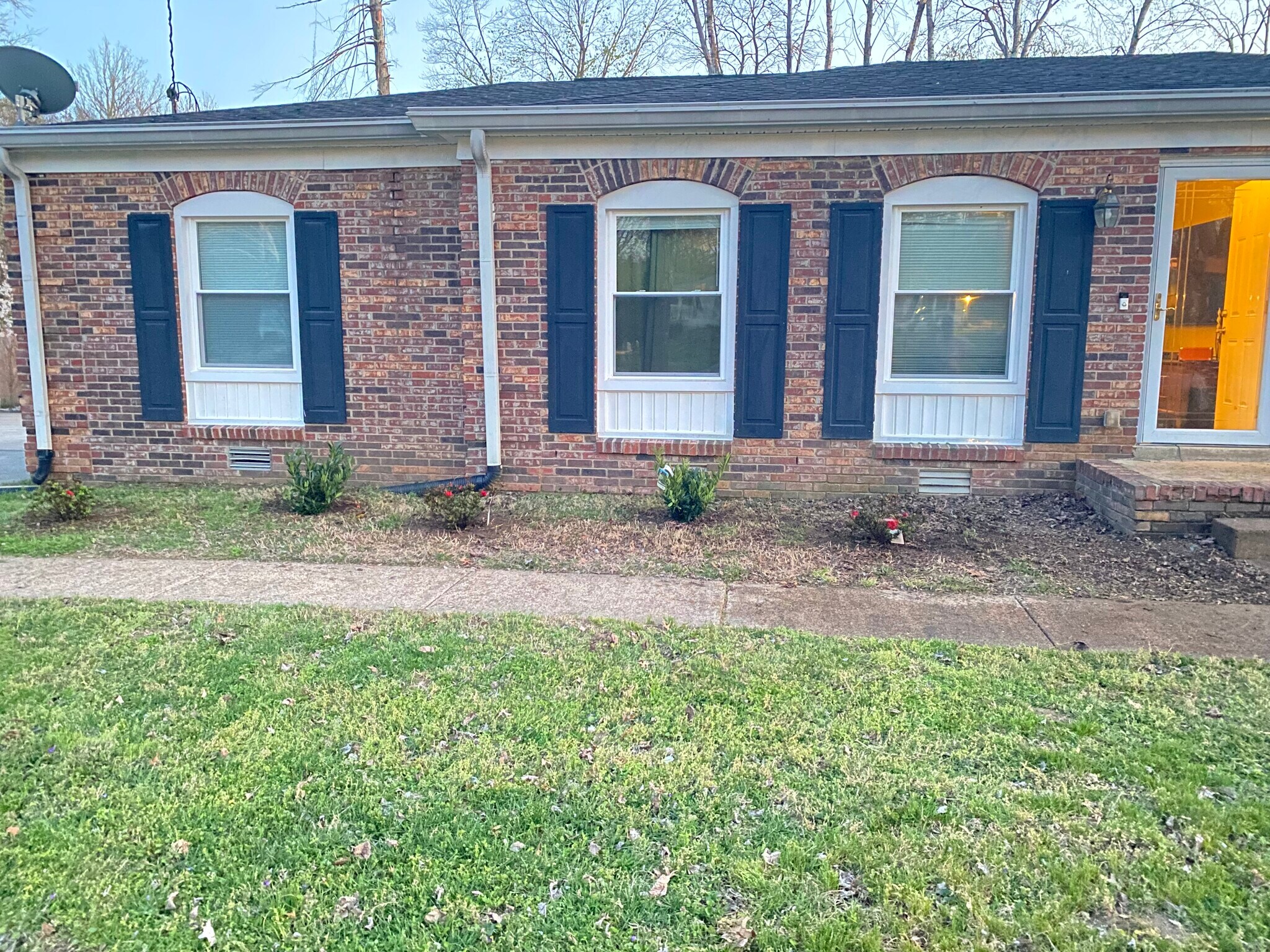 Building Photo - 641 Harpeth Bend Dr