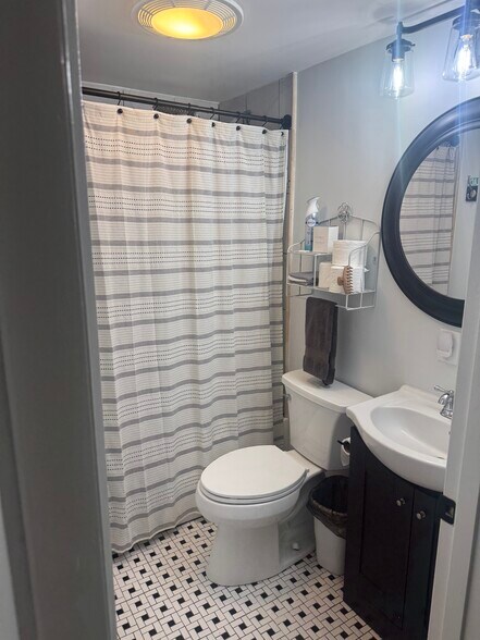 Building Photo - 3 Sylvan Cir