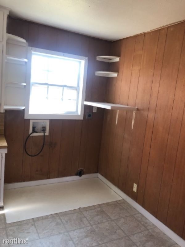 Building Photo - 2 br, 1 bath House - 832 Austin St