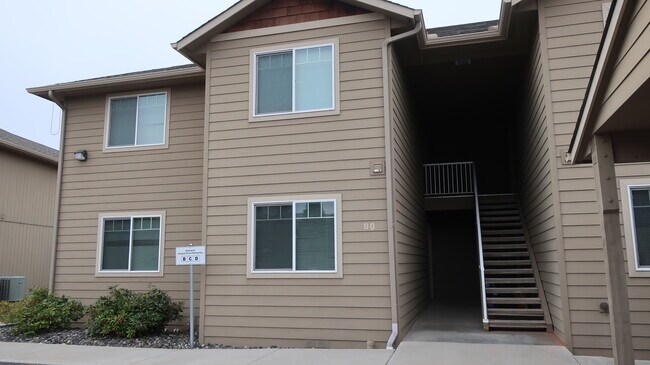 Building Photo - 60 Beacon Dr