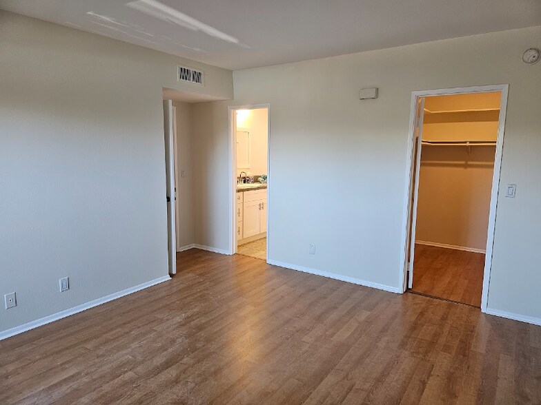 Building Photo - 4241 Freedom Dr