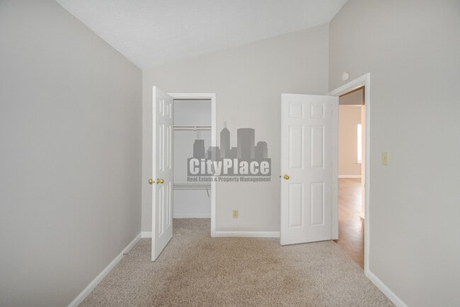 Building Photo - 5231 Pin Oak Dr