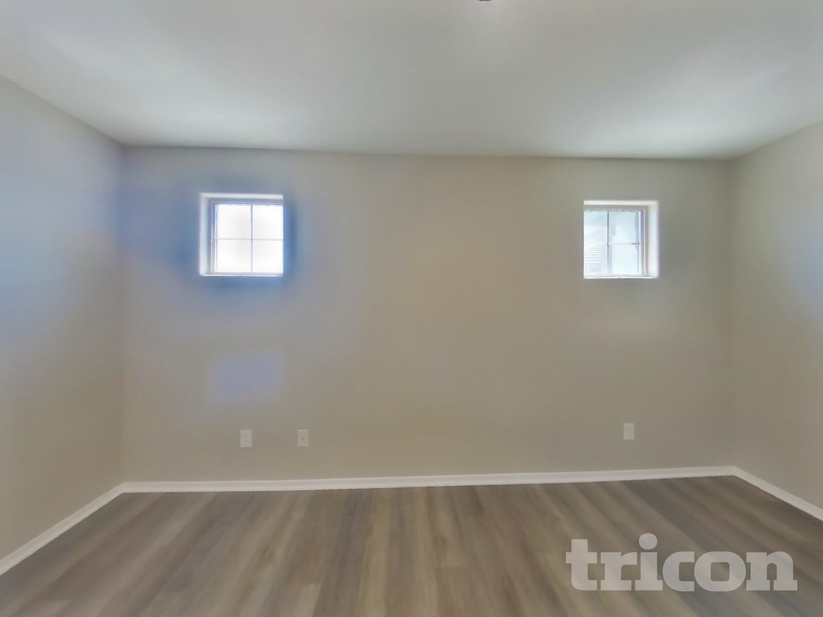 Building Photo - 323 N 56th Pl
