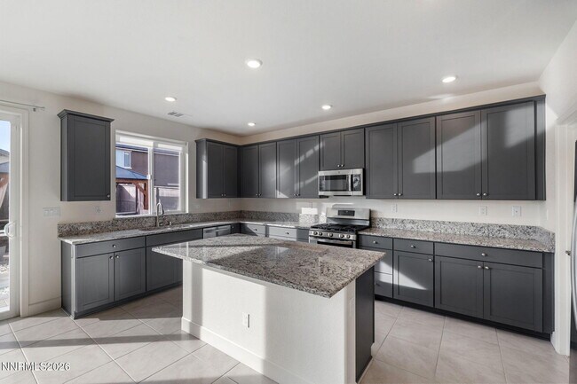 Building Photo - 6747 Ronaldinho Dr