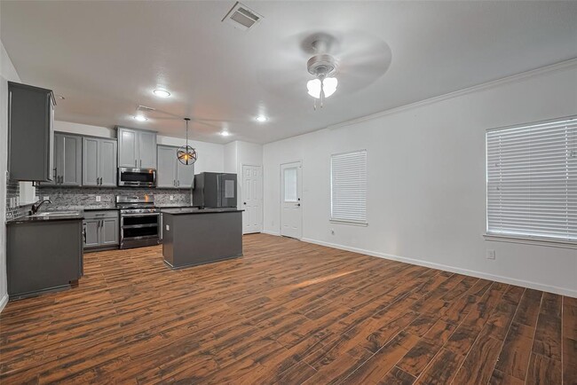 Building Photo - 10118 Mariposa Stream Ct