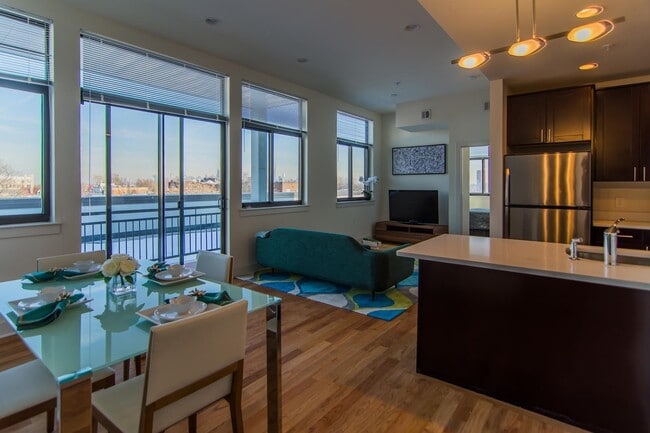 Primary Photo - 136 Oakland Ave