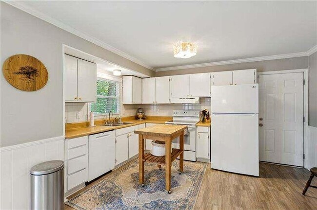 Building Photo - 3137 Ann Rd SE