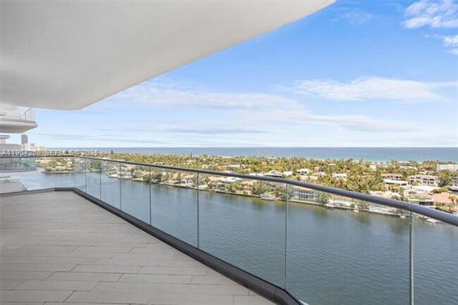 Building Photo - 19707 Turnberry Way