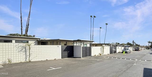 Building Photo - 61 Redwood Ave