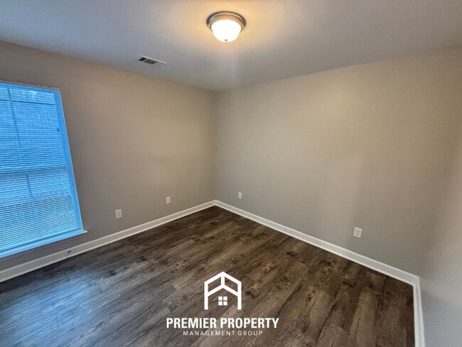 Building Photo - Charming 3BR Home with Vaulted Ceilings, Stainless Steel Kitchen & Fenced Yard in Odenville