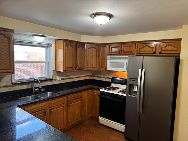 Building Photo - 1534 Revere Cir
