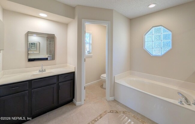 Building Photo - 12171 Basalt Dr N