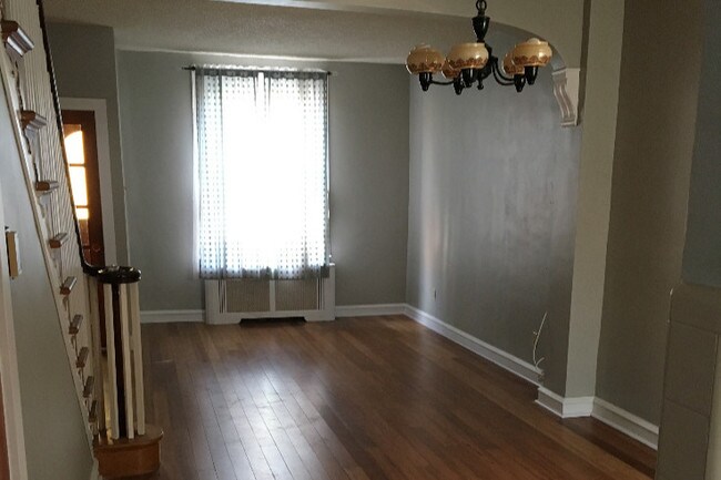 Living/Dining Room - 1912 S Hicks St