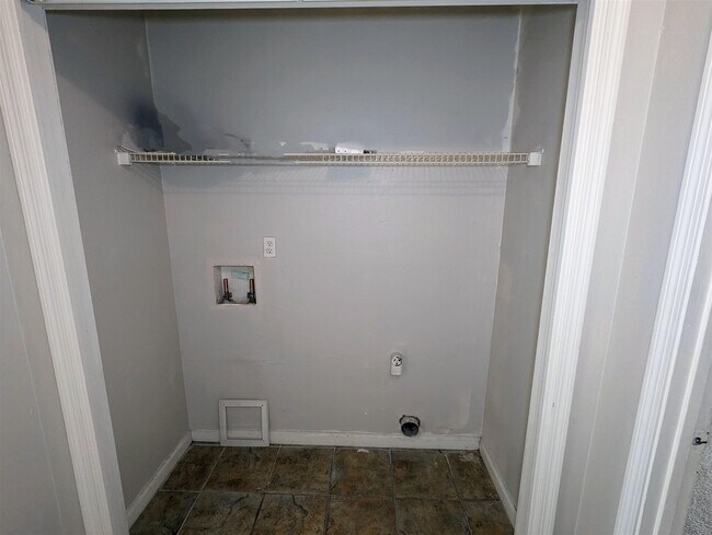 Building Photo - 7002 Lanier Dr