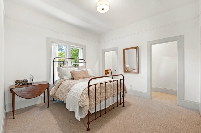 Building Photo - 417 Haydon St