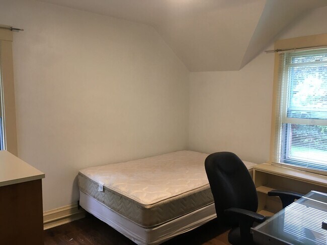 Building Photo - West Shore Apartments -107E