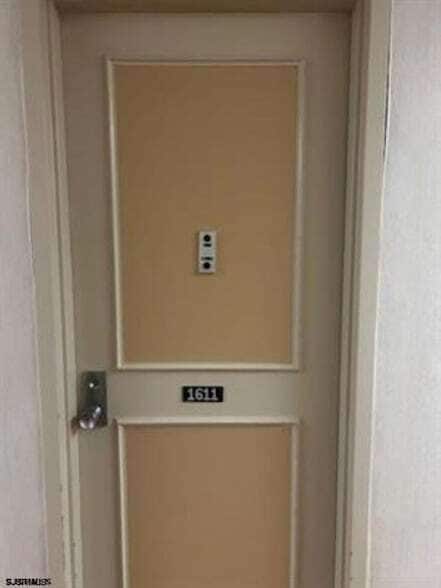 Building Photo - 2721 Boardwalk