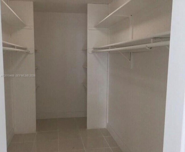 Building Photo - 6950 Miami Gardens Dr