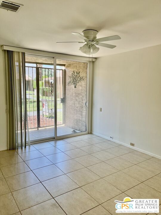 Building Photo - 2559 Whitewater Club Dr