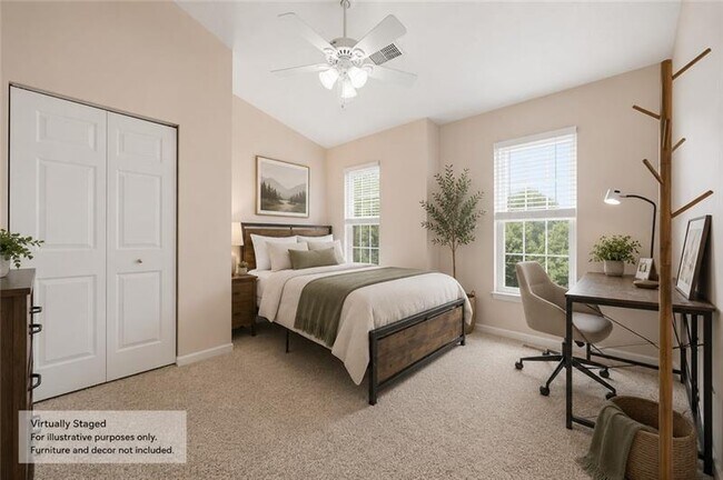 Building Photo - 724 Bush Dr