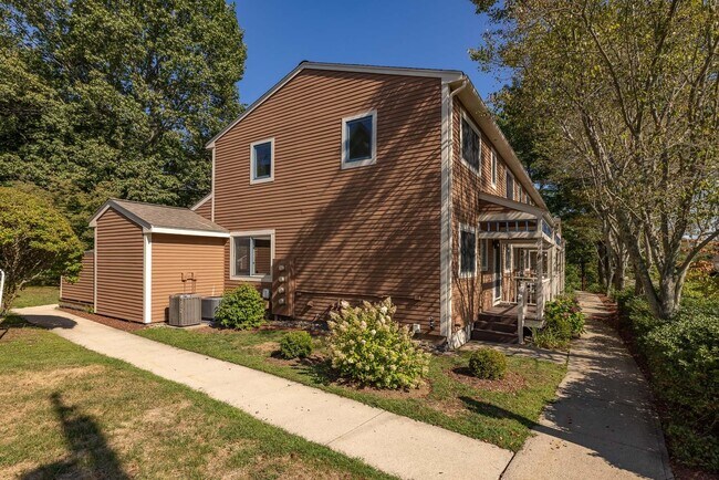 Primary Photo - 117 Spinnaker Way