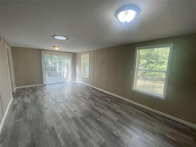 Building Photo - 32 Sherwood Loop