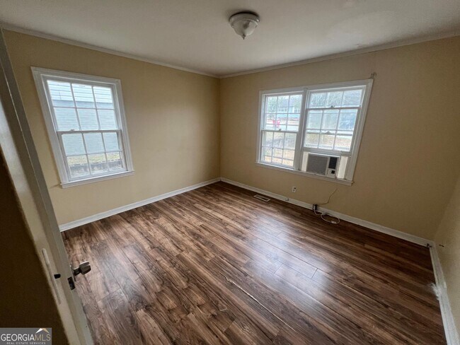 Building Photo - 3123 Brownell Ave