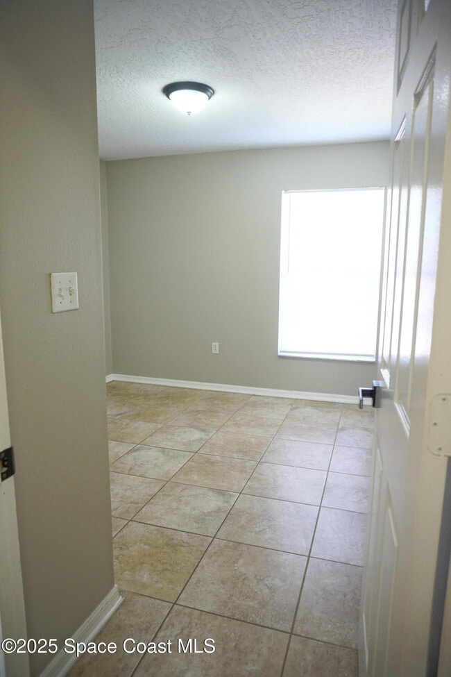 Building Photo - 1758 Tradewinds Ave SE