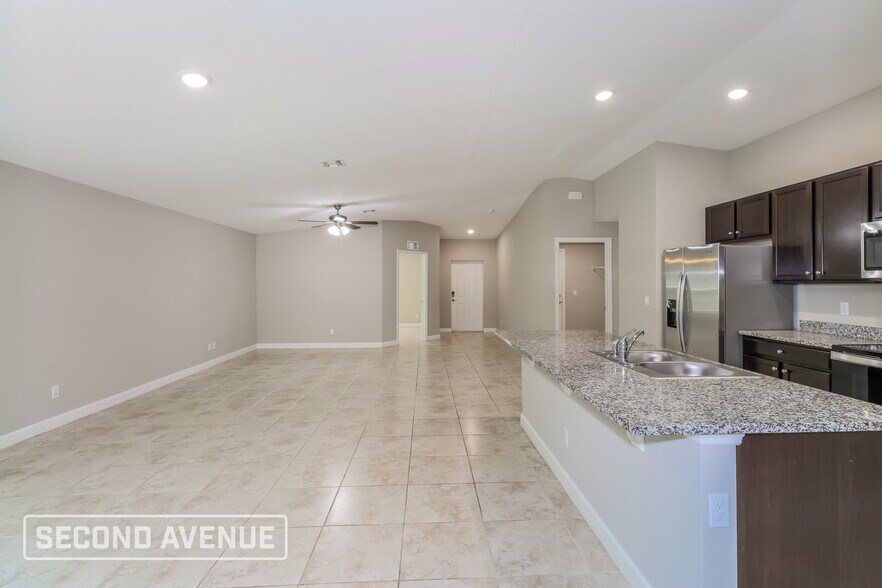 Building Photo - 256 Santo Domingo Ave SW
