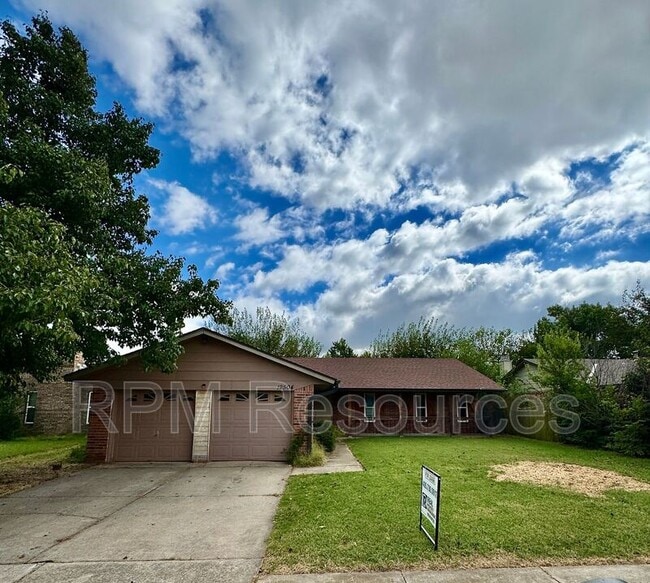 Primary Photo - 12504 Whispering Hollow Dr