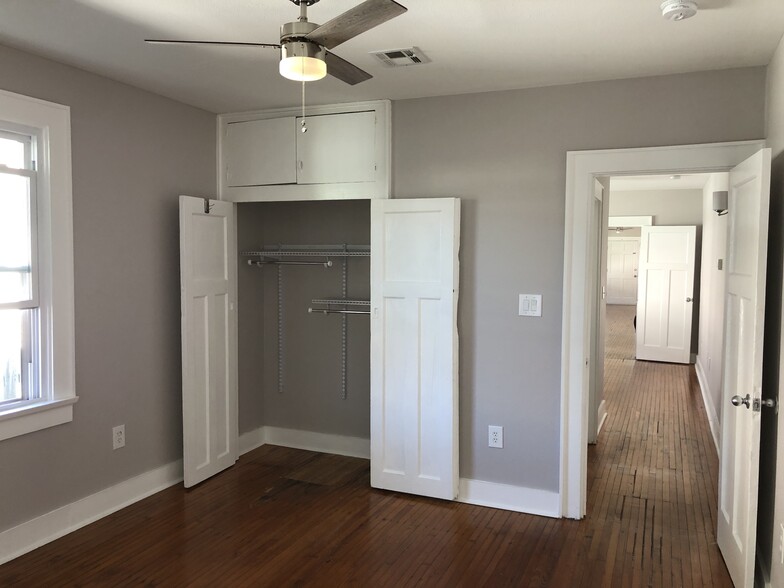 rear bedroom - 5834 Catina St
