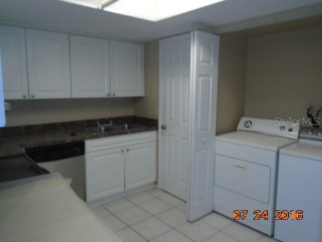 Building Photo - 2408 Swailes Dr