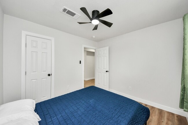 Building Photo - 5115 Clay St