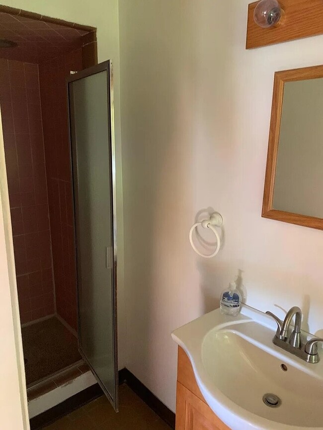 Building Photo - 3137 Belmont Ave