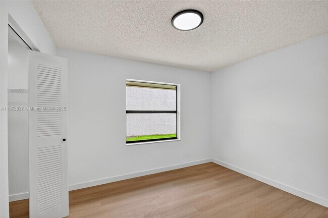 Building Photo - 9721 Majestic Way