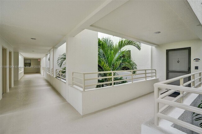 Building Photo - 925 Oak Harbour Dr