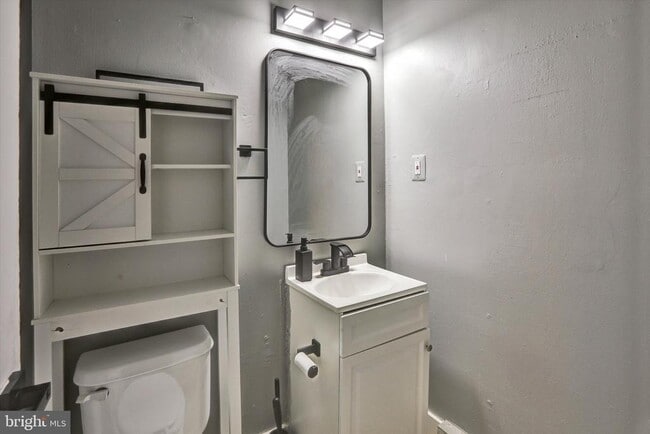 Building Photo - 63 Town Pines Ct