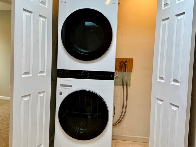 Building Photo - 1900 Summer St